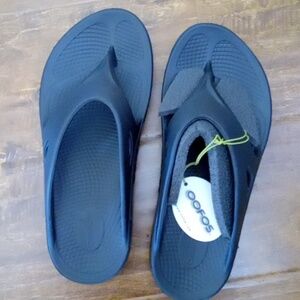 OOFOS OOriginal Black Sandal mens 10
